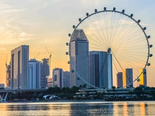 Check in vòng quay Singapore Flyer, chiêm ngưỡng toàn cảnh đẹp Singapore
